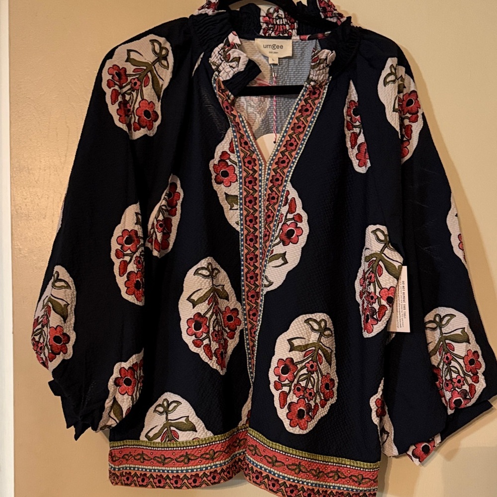 Umgee Women's Navy and Pink Floral Blouse